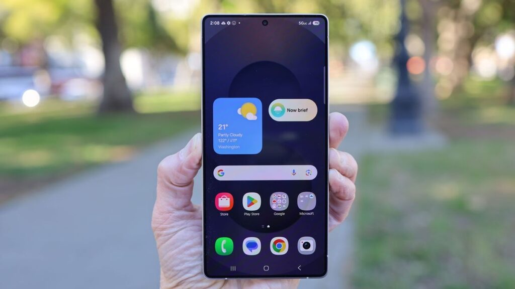 Mách bạn 7 mẹo bảo vệ quyền riêng tư trên Android để tránh bị theo dõi cả online và thực tế