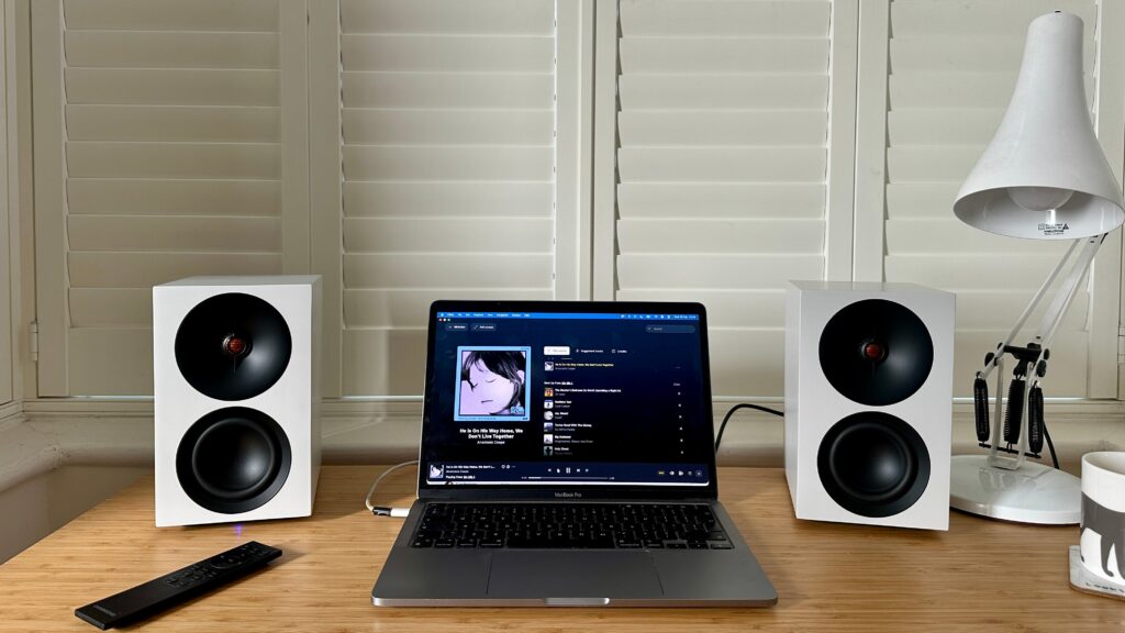 Đánh giá nhanh Cambridge Audio L/R S: Bộ loa dành cho game thủ