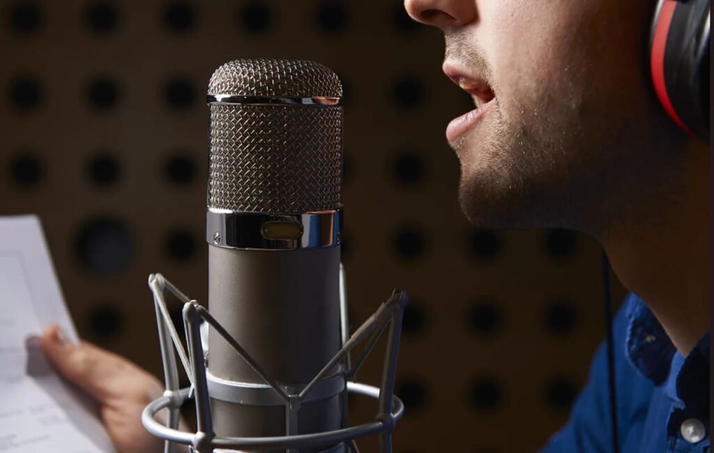 Voice over là gì? Toàn bộ kiến thức từ A-Z cho người mới bắt đầu