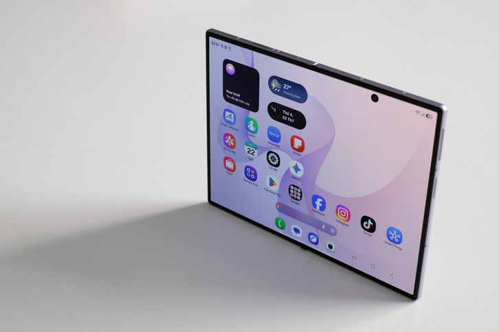 Galaxy Z Fold8 từng gây ấn tượng với màn hình gần như không còn nếp gấp