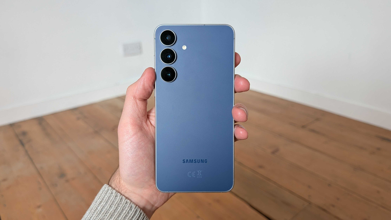 Samsung là đối thủ duy nhất cạnh tranh trực tiếp
