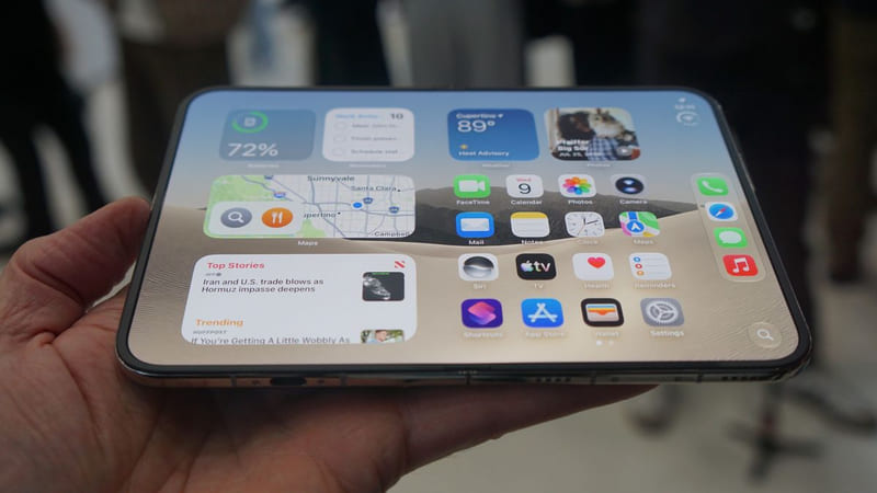 Phần mềm là lợi thế lớn nhất của iPhone Duo