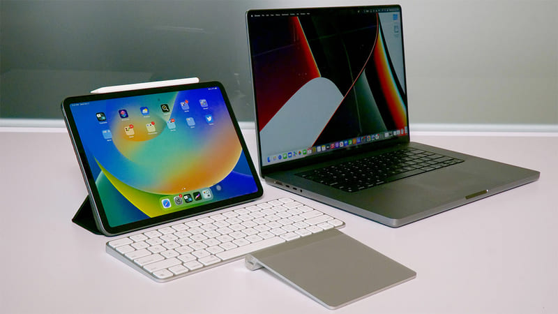 Có nên mua MacBook hoặc iPad ngay lúc này?